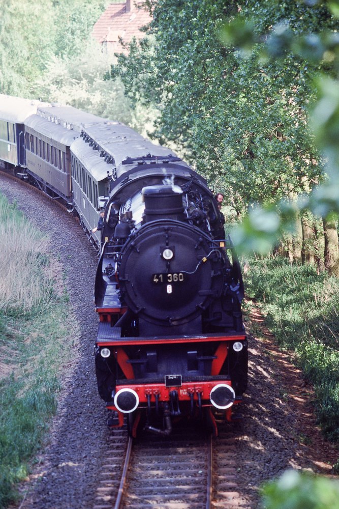 http://images.bahnstaben.de/HiFo/00011_1988 - 150 Jahre Braunschweigische Staatsbahn/3434393933356165.jpg